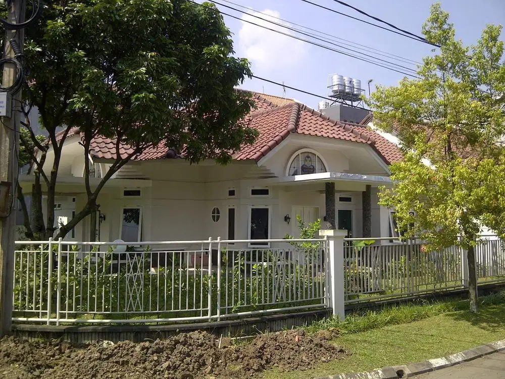 Rumah Hook Siap Huni di Batununggal Indah