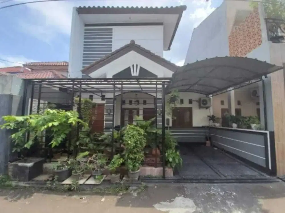 Rumah Bagus siap huni 2 lantai dalam komplek di Condet Jakarta Timur