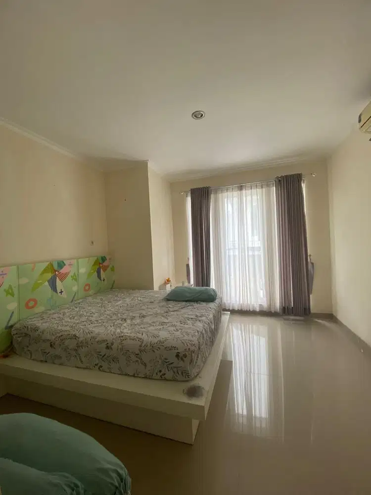 Rumah mewah 2 lt d myrra residence suhat dekat kampus UB Brawijaya UMM