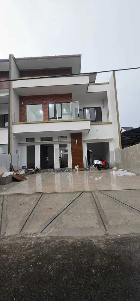 Rumah brandnew di NusaLoka BSD City dekat kemana2