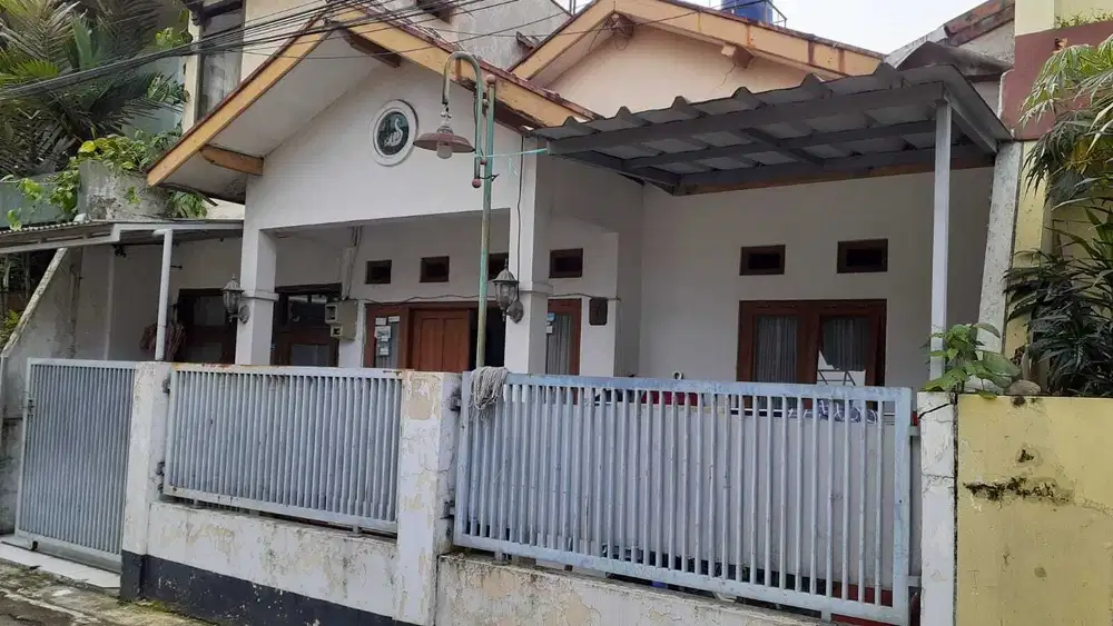 Dijual Rumah Siap Huni Sayap Buah Batu Kota Bandung SHM 800 JT / Nego