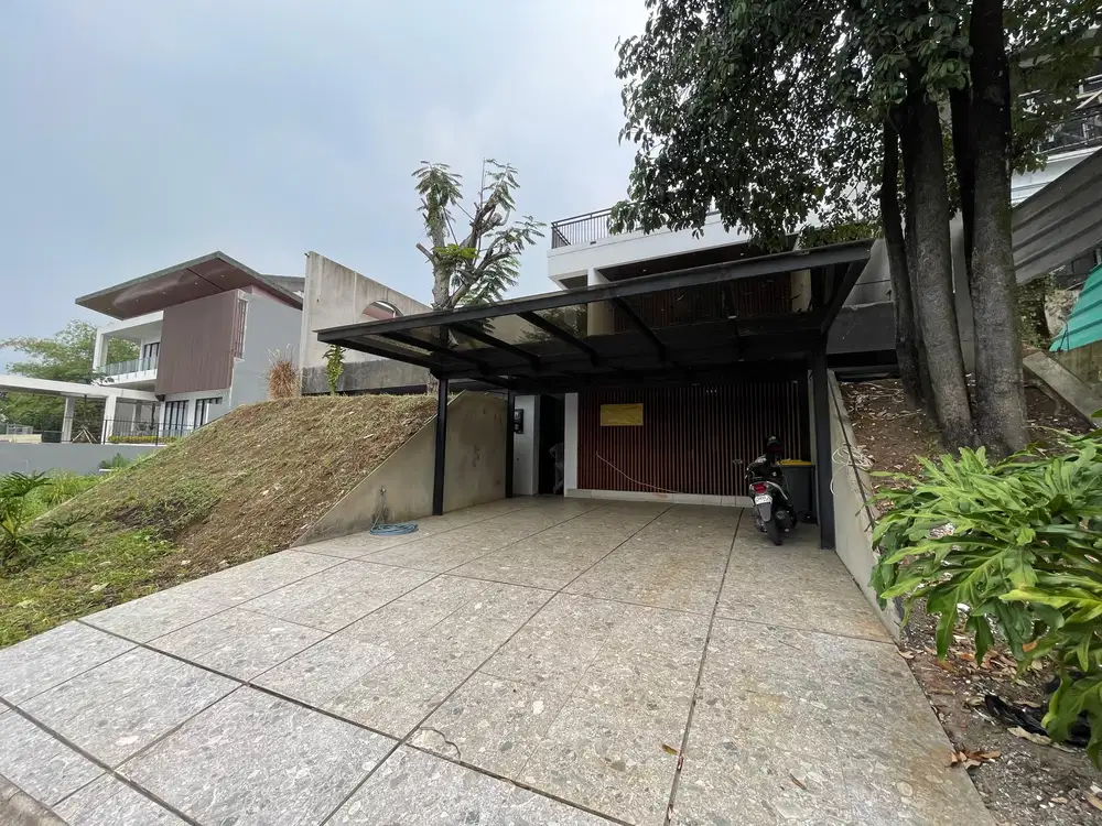DIJUAL RUMAH MEWAH 3 LANTAI DI BALI HILL, SENTUL CITY SSR596 A2