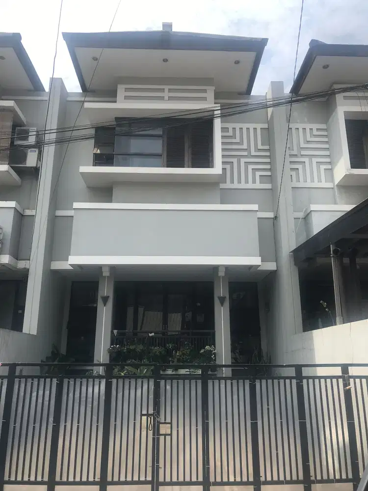 Rumah 2 Lantai 6x22m Kelapa Gading Bcs bisa utk kantor  Ijin Domisili
