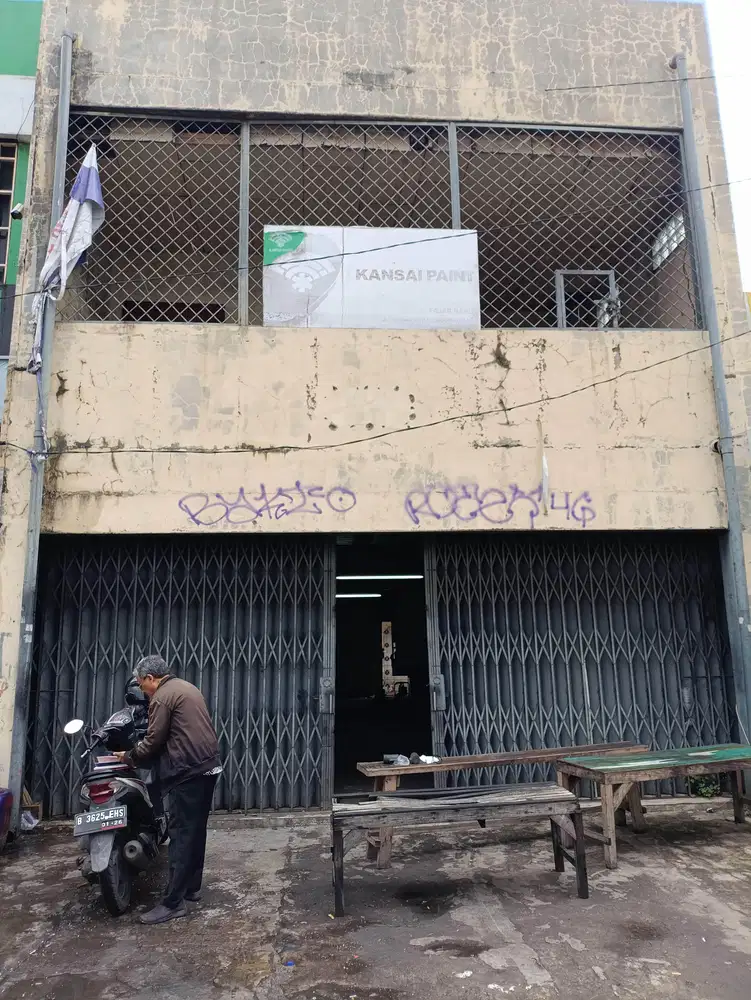 Ruko 2,5 lantai dikontrakan dkt pel Yg Priok parkir luas