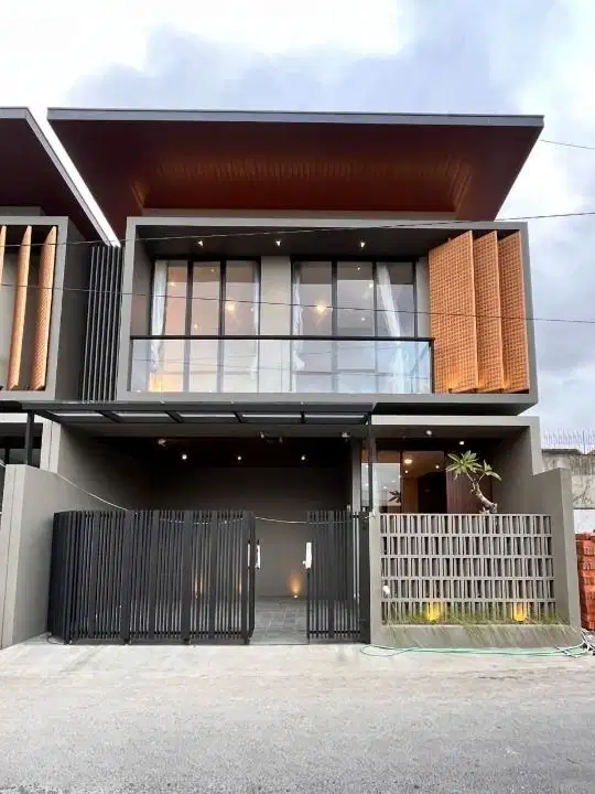 RUMAH 2 LANTAI FULL FURNISH 3 MENIT KE TVRI JOGJA