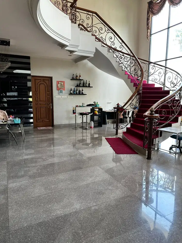 dijual rumah araya 1 jalan boulevard utama, bagus terawat jalan lebar