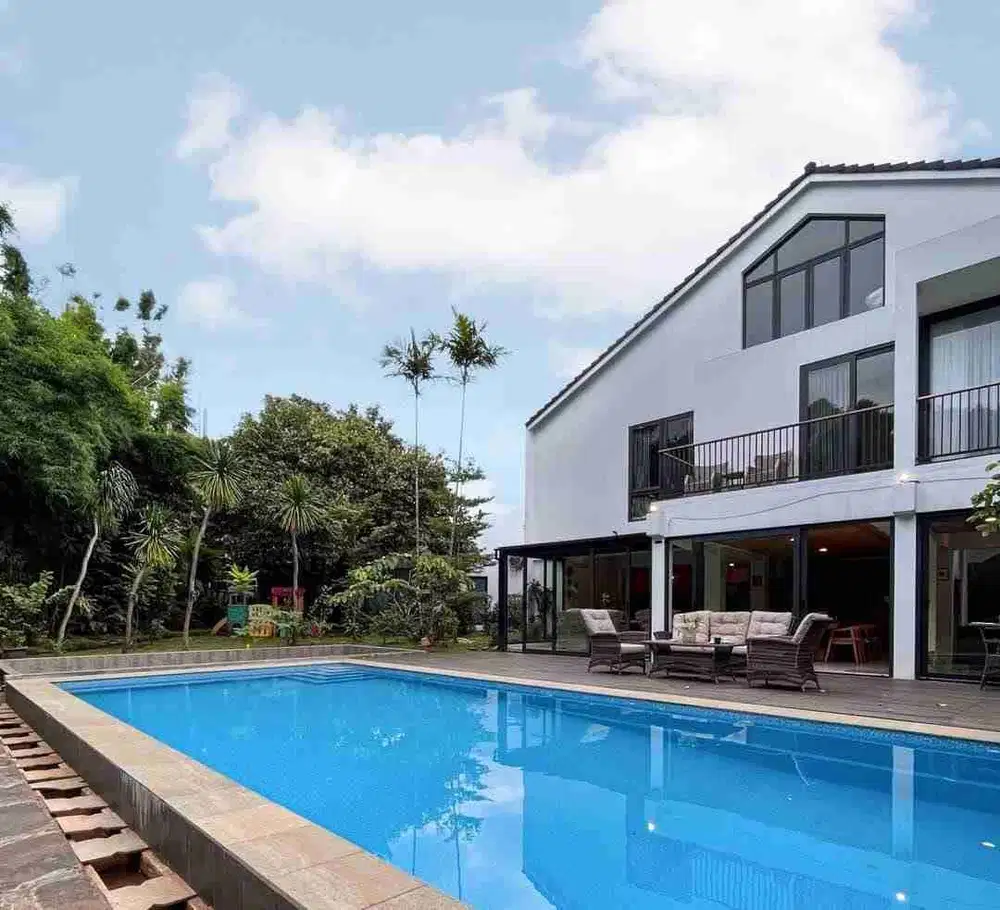 Dijual Rumah Luas di Veteran Jakarta Selatan