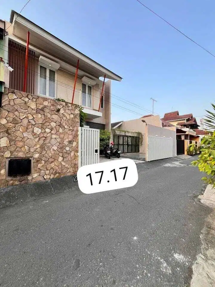 Rumah bagus siap huni dekat Ambarukmo plaza