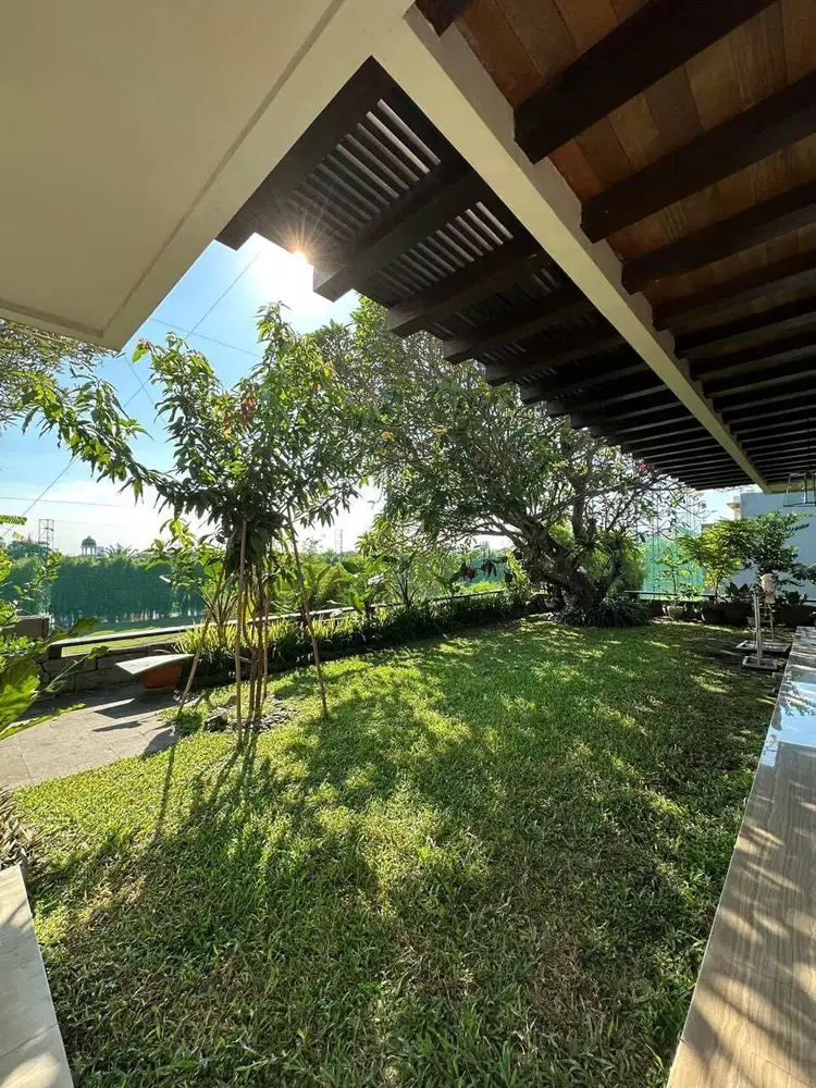 RUMAH GOLF VIEW PAKUWON INDAH CANTIK LANTAI MARMER