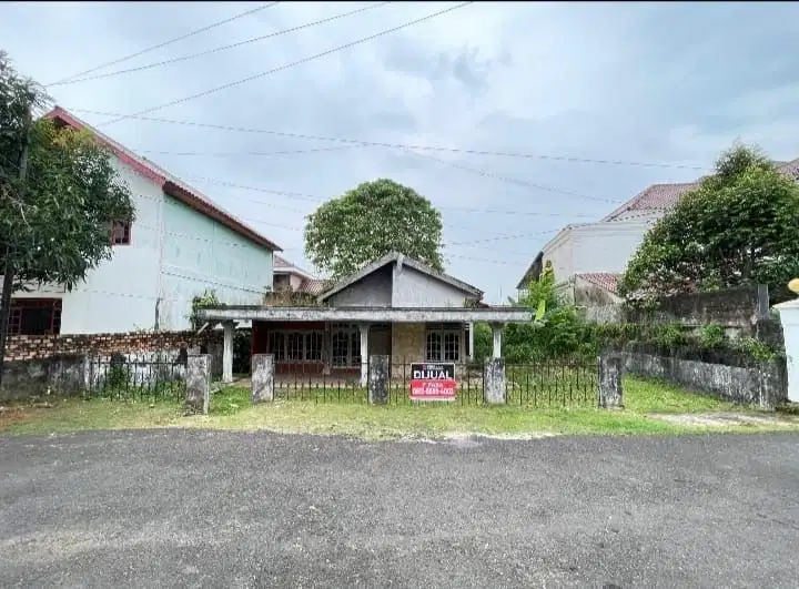 Dijual TANAH Bonus Rumah jln. Bank Raya. Demang Lebar Daun Kota Plbg