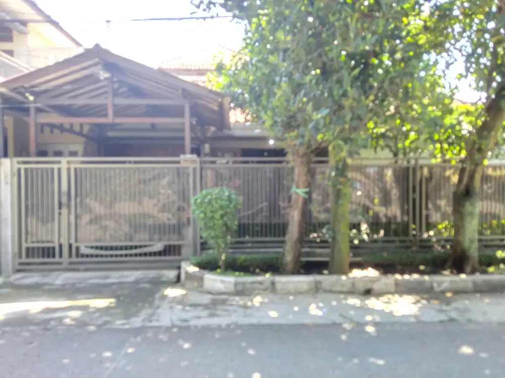 Dijual Rumah Buah Batu Kota Bandung 200/334 mtr2 SHM Strategis