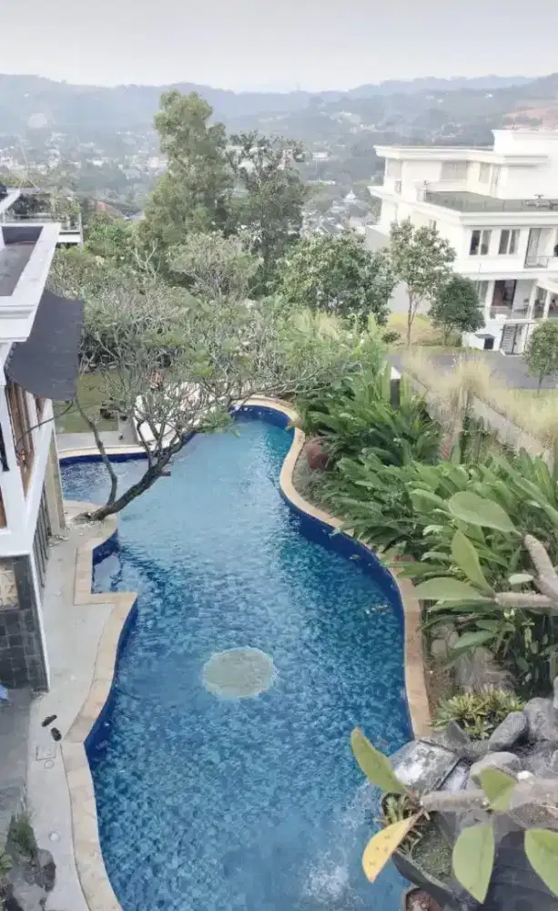 Di jual rumah di Sentul city posisi Hook dengan view bagus