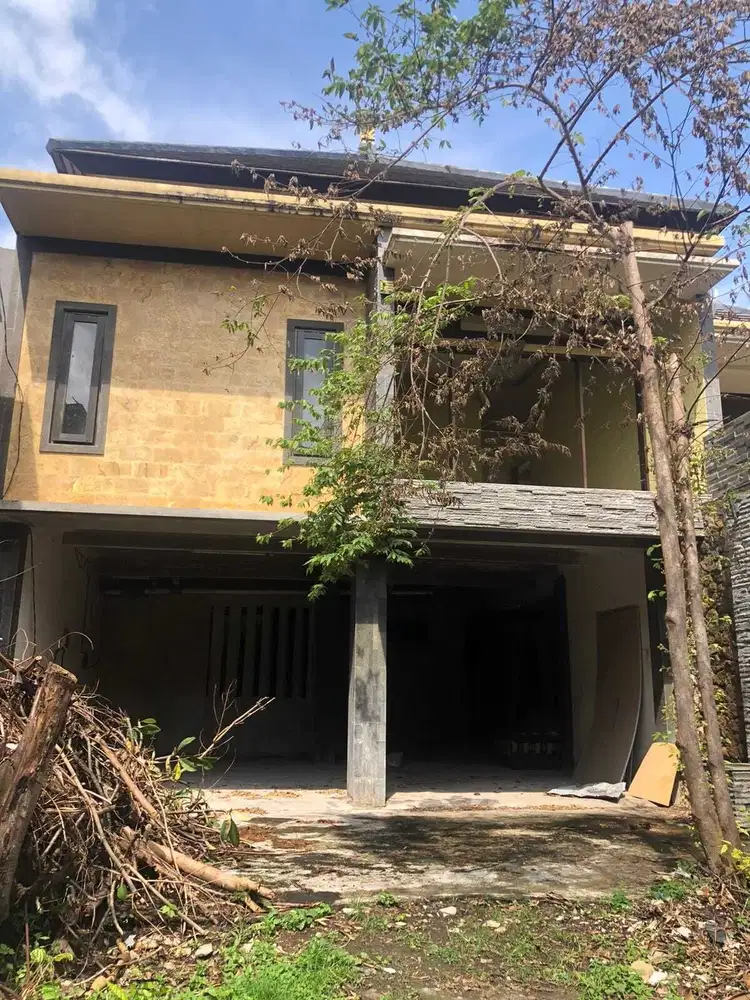Dijual Rumah 2 Lantai Semi Finishing di Denpasar