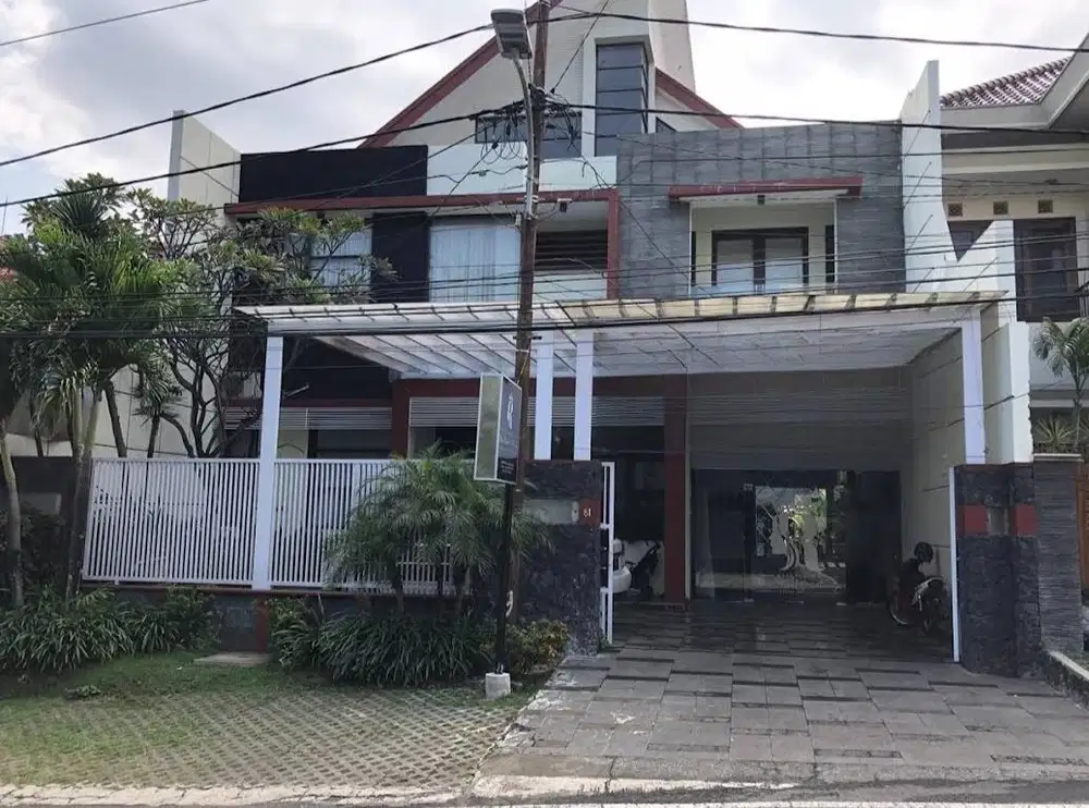 RUMAH STRATEGIS POROS JALAN DEWAN DARU SUHAT JATIMULYO KOTA MALANG