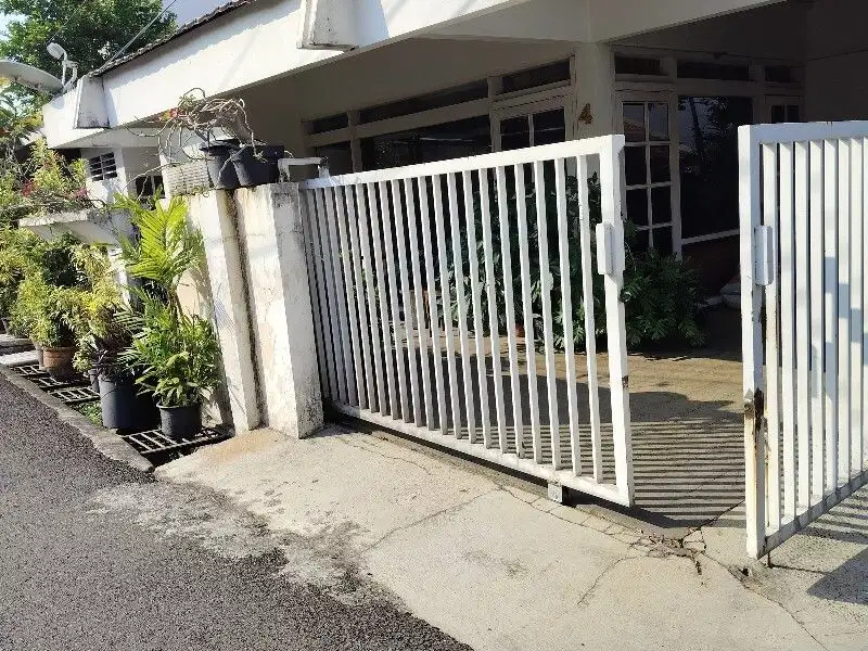 Rumah 2 lnt lebar 10m Huk Aman dan bebas banjir