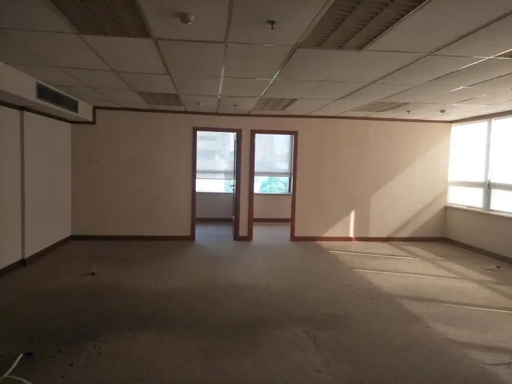 Disewaka ruang kantor partisi di Gedung Jaya Thamrin