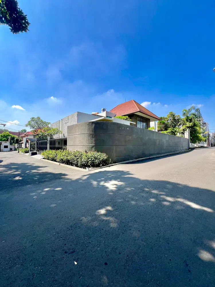 Rumah 2 lantai di Kemang, Jakarta Selatan