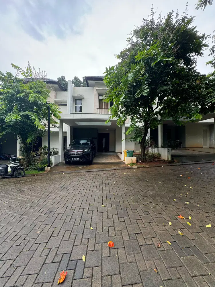 Rumah 2 Lantai di Serenia Hills, Lebak Bulus
