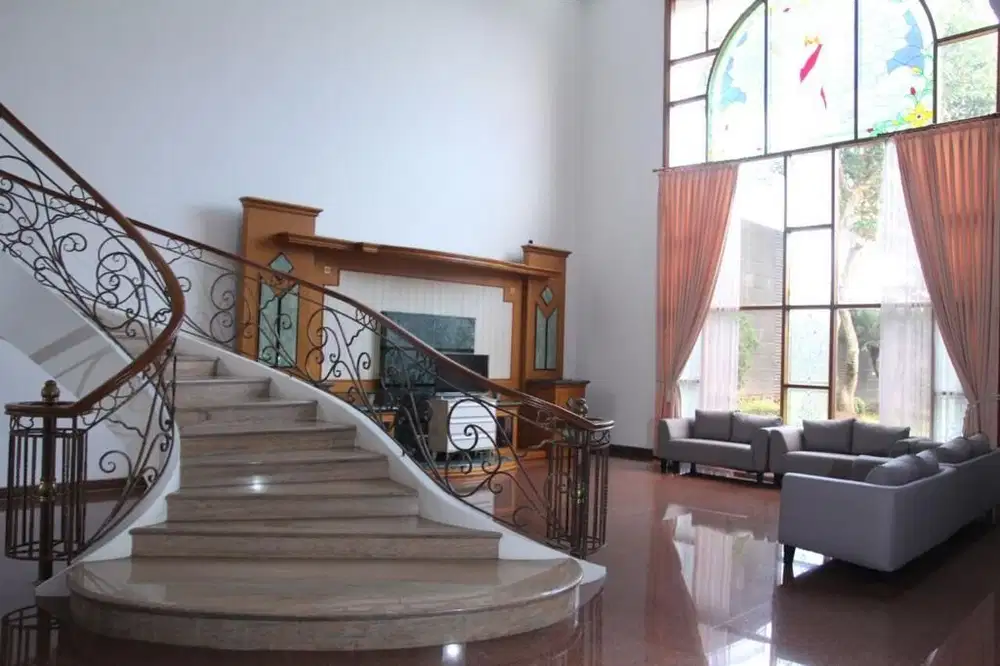 Dijual Cepat Kosan konsep Villa Aktif di Cipaganti Kota Bandung