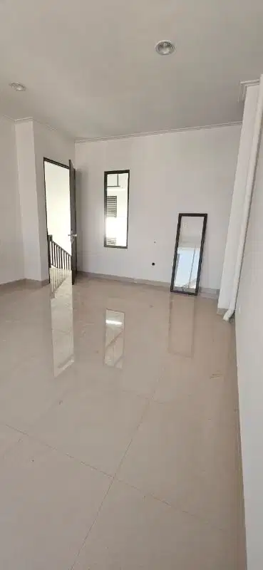 Disewakan cepat gudang bizzpark pik2 cocok untuk usaha