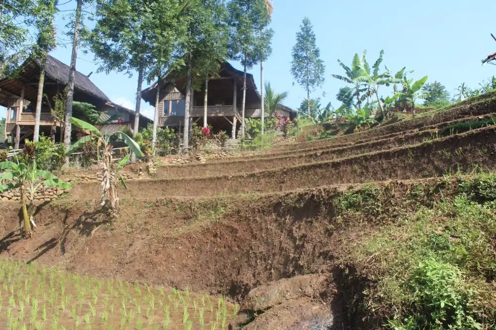Tanah di jalan Pasir Impun view keren bagus buat perumahan atau villa