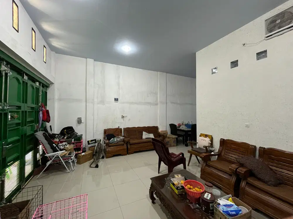 Villa Di komplek Cemara Asri ( jl Strawberry)