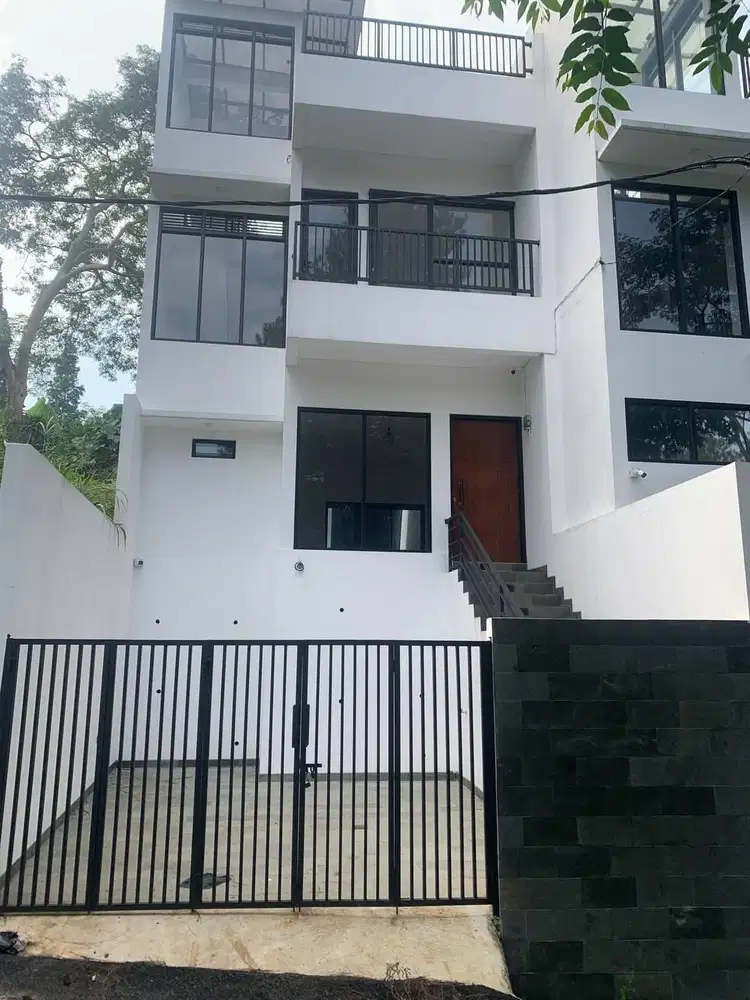Rumah nuansa villa di komplek unpad cigadung dekat dago