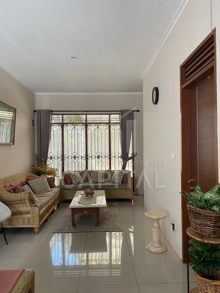 RUMAH NYAMAN FURNISHED 3 LANTAI SIAP HUNI SAYAP GEGERKALONG