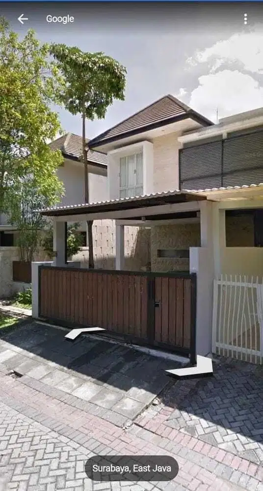 Dijual rumah di Graha Family