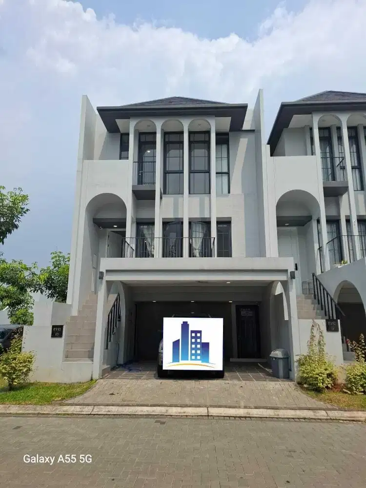 Rumah 3 Lantai Bagus Hoek Cluster Aether BSD, Tangerang