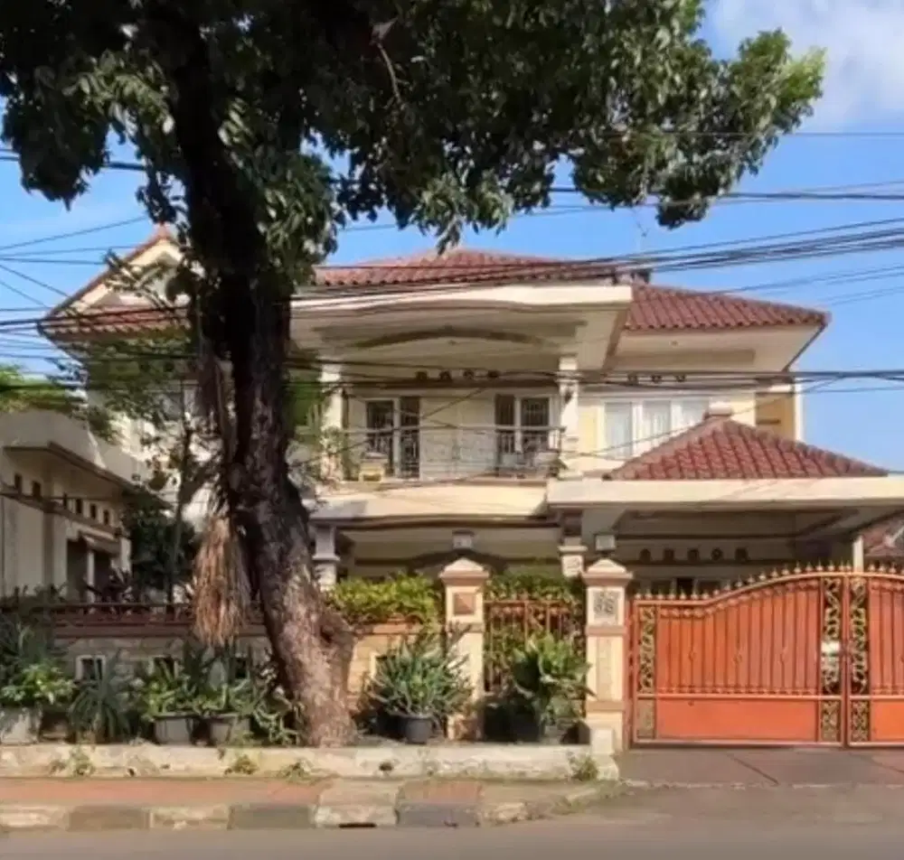 RUMAH LUAS di TEBET, JAKSEL