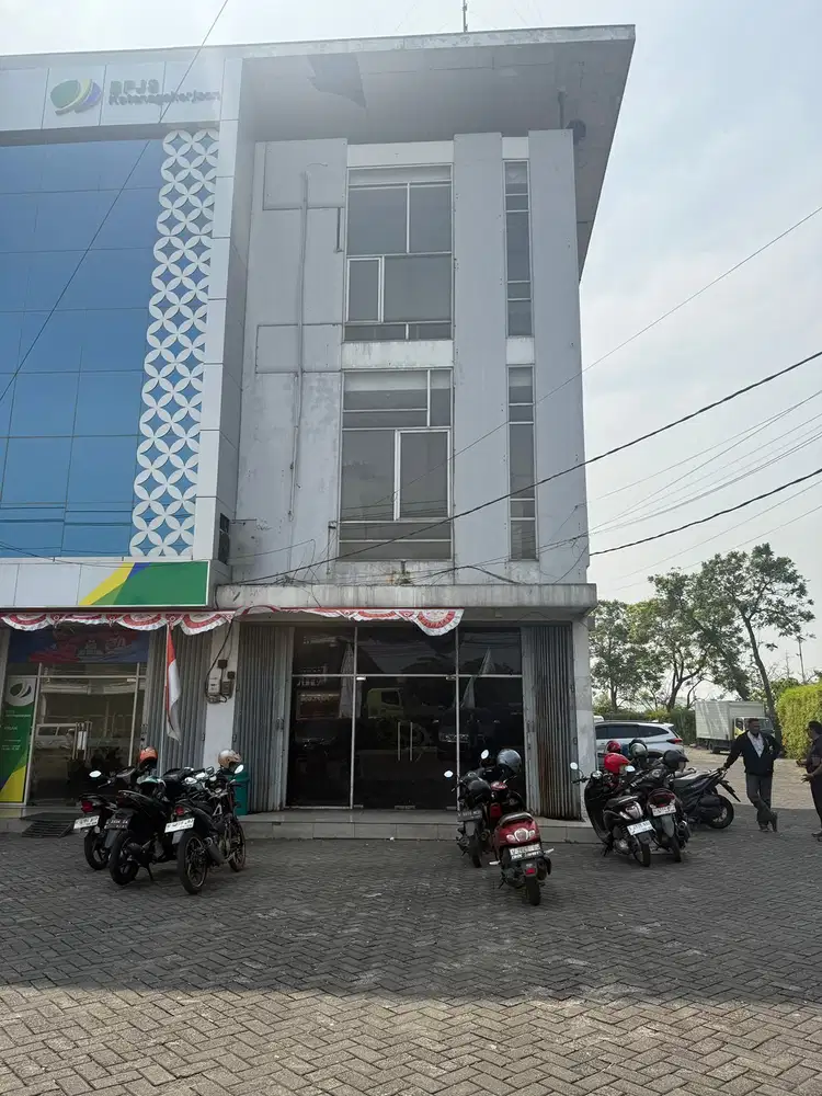 Ruko 3 lantai di Komplek Ruko LADIVA JUNCTION by pass - KRIAN SDA