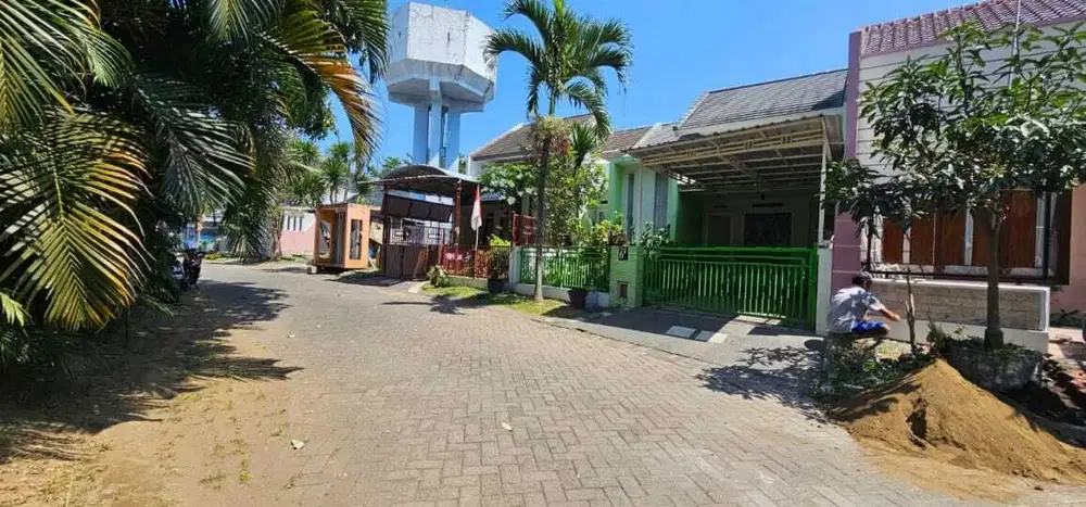 Rumah lokasi strategis di peeumahan elite permata jingga suhat dkt UB