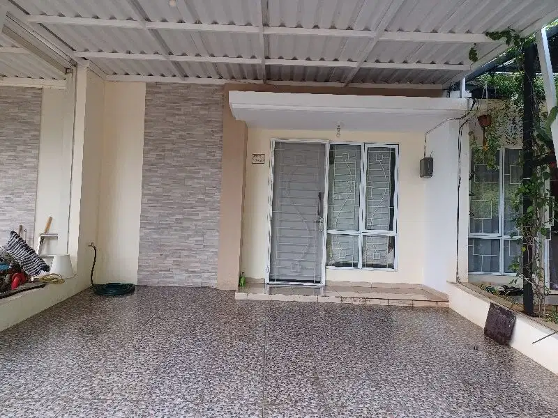 Dijual rumah 2lt, sdh renovasi