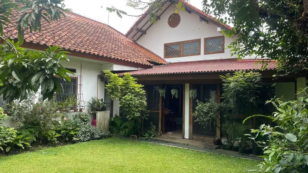Dijual rumah clasic luas di cigadung dekat dago
