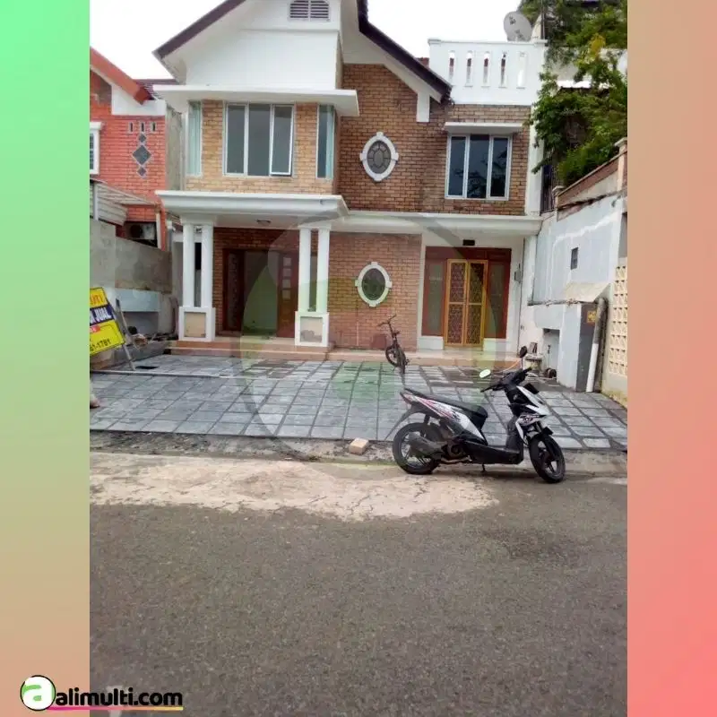 Rumah 2,5 lantai di dukuh bima sudah renovasi