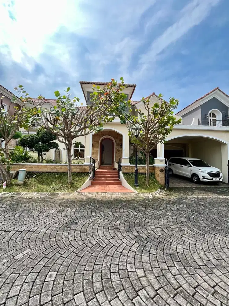 Rumah bagus di dalam perumahan elit casagrande maguwo