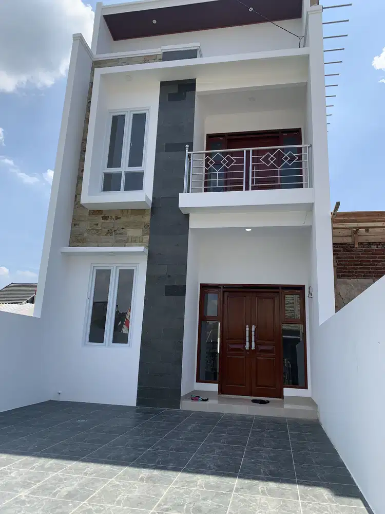 Rumah baru modern 4 kamar di arcamanik cisaranten