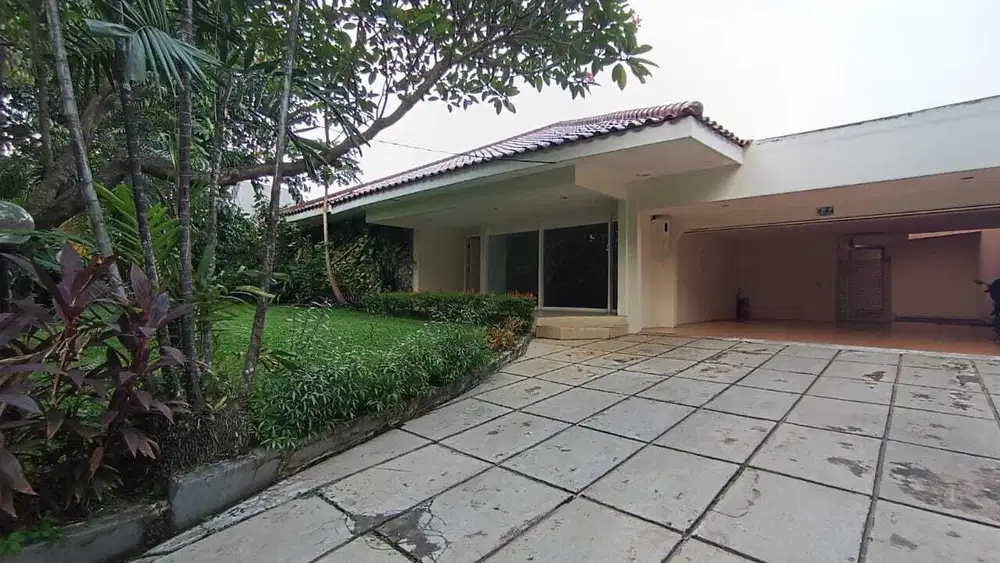 Disewakan Cepat Rumah Bagus Semi Furnished Di Kemang, Jakarta Selatan