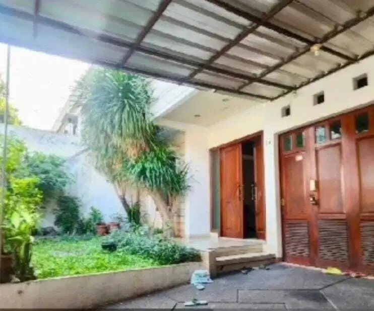 BU RUMAH STRATEGIS DEKAT TOL MRT GANDARIA KEBAYORAN JAKARTA SELATAN