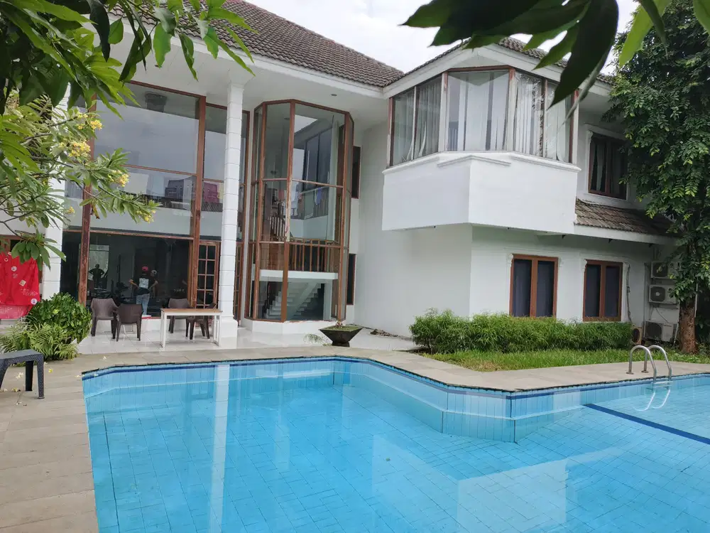 Rumah Mewah Ada swimpool di kebayoran baru
