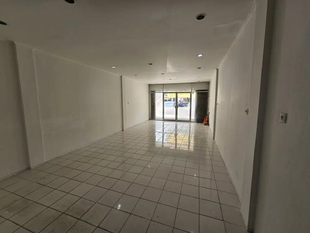 Di Sewakan ruko Kelapa Gading Hibrida 2 Lantai, Jakarta Utara.