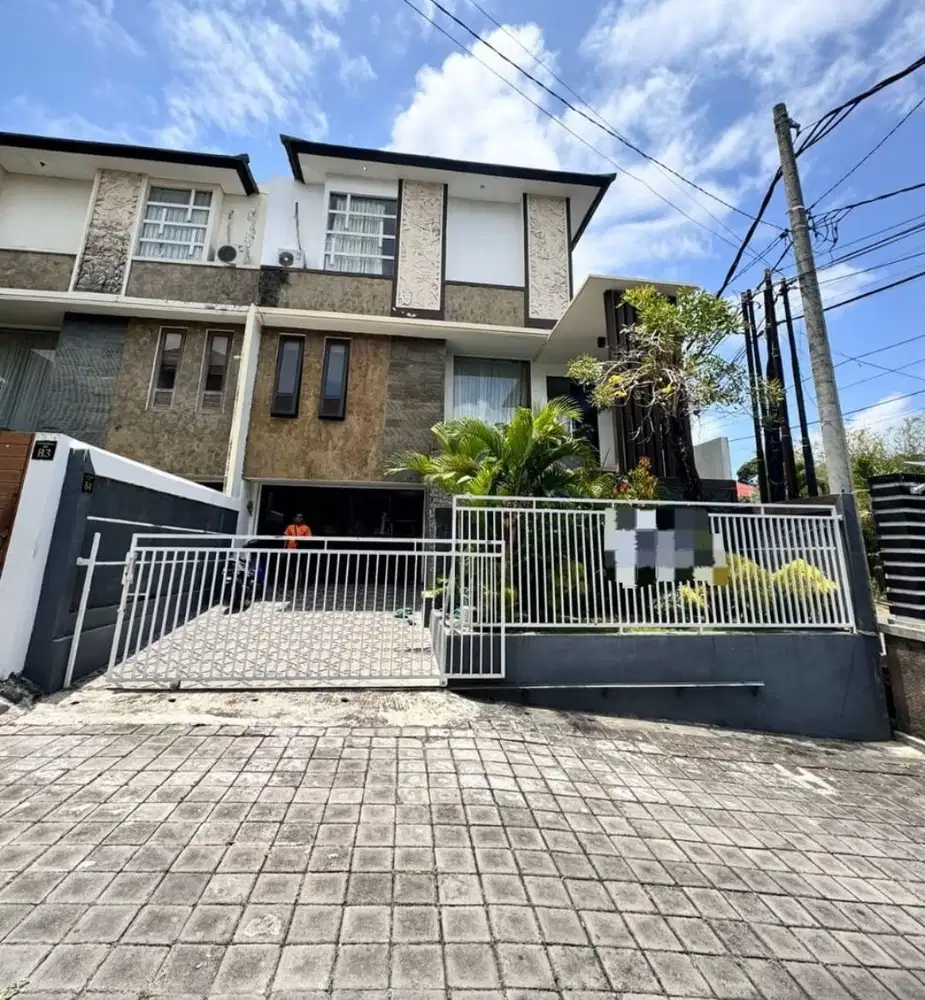 dijual rumah lantai 3 taman giri