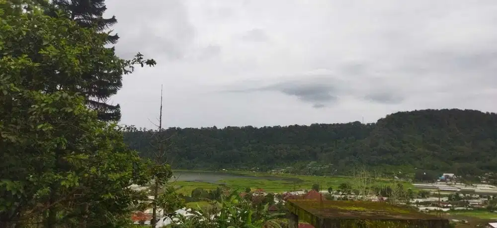 Tanah dekat Bedugul, view danau buyan