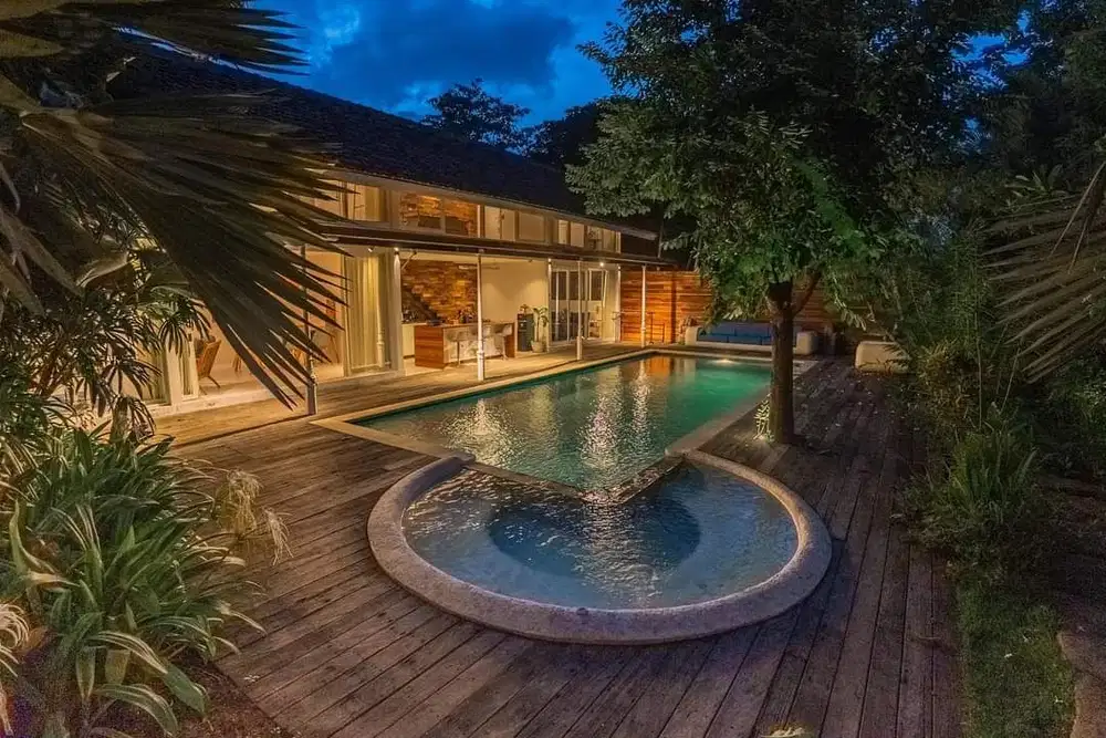 Gaga :  3 bedrooms villa in padang linjong for rent