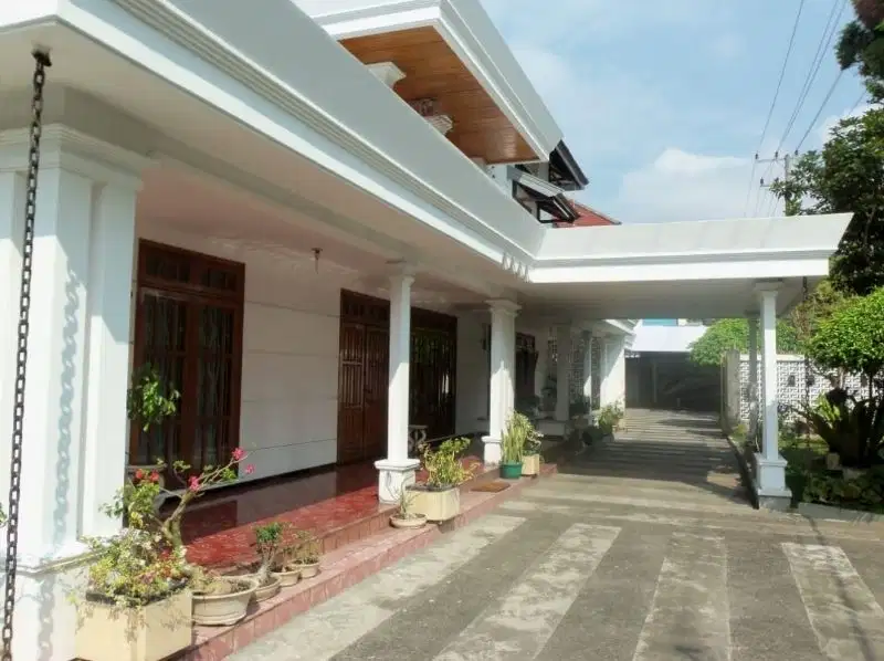 rumah pinggir jalan bagus buat usaha hotel praktek dokter di rampal