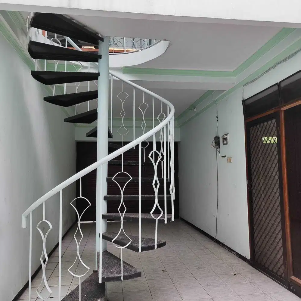 Dijual Rumah Manyar One Gate System 11 Juta an Per Meter Strategis