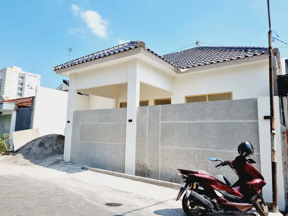 Rumah Mewah Gress Lingkungan Premium Fajar Indah Solo