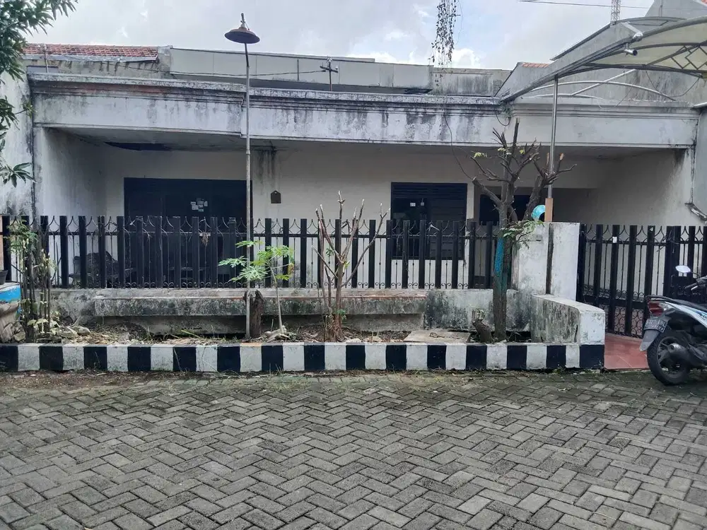DIJUAL Rumah hitung tanah Rungkut menanggal