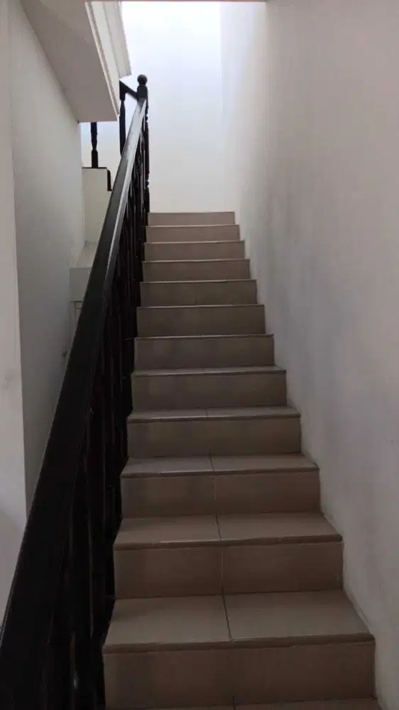 Dijual rumah di Kutisari Surabaya